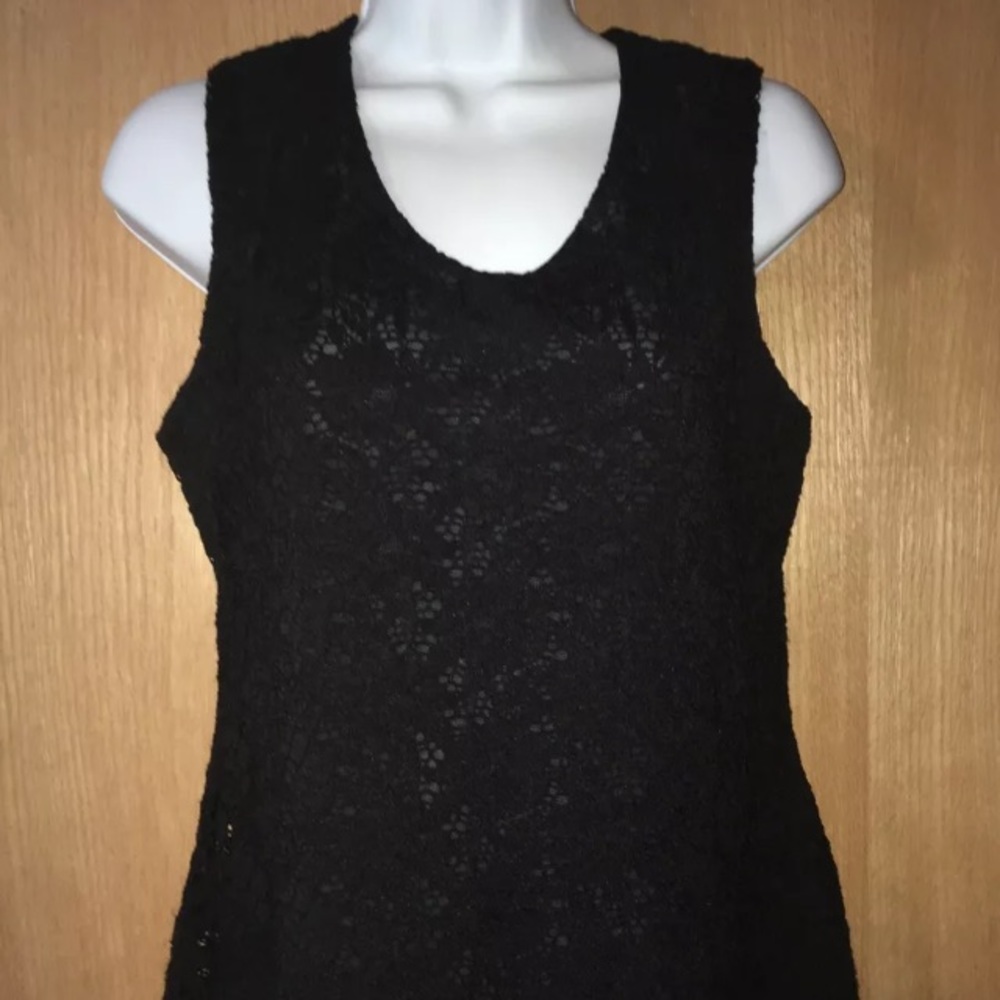 Croft & Borrow PM Black Lace Sleeveless Top